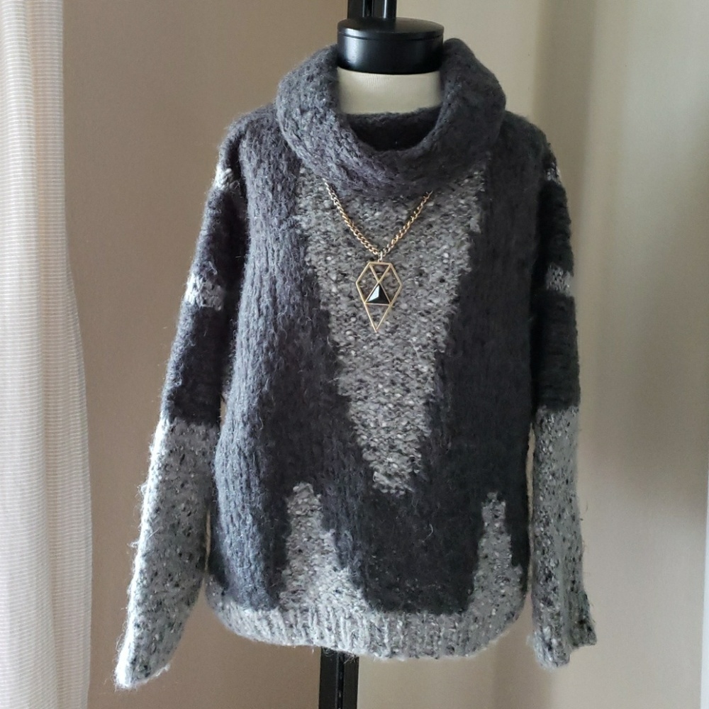 Trending 🎉 VINTAGE Chunky knit sweater